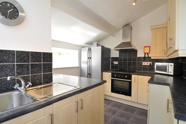 5 bed house, Salcombe Road, Greenbank, Plymouth, PL47NF - Image 3